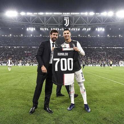 格斗选手半场“开香槟”被反杀，《街霸6》又多了历史级名场面