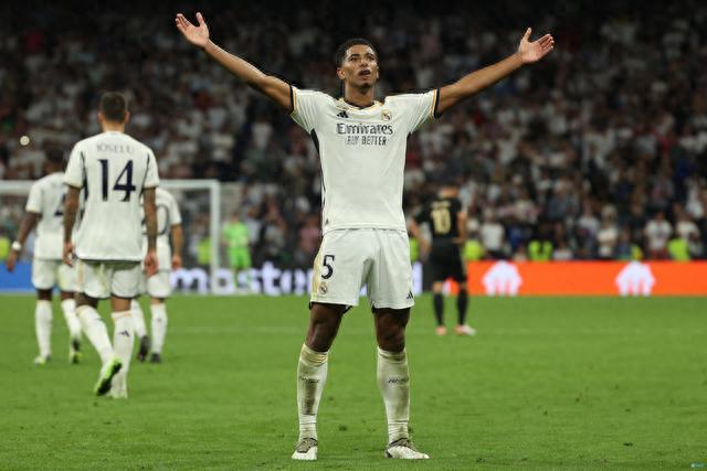 《决胜巅峰》×京东电竞跨界联动 推出“巅峰献礼 京享福利”主题活动