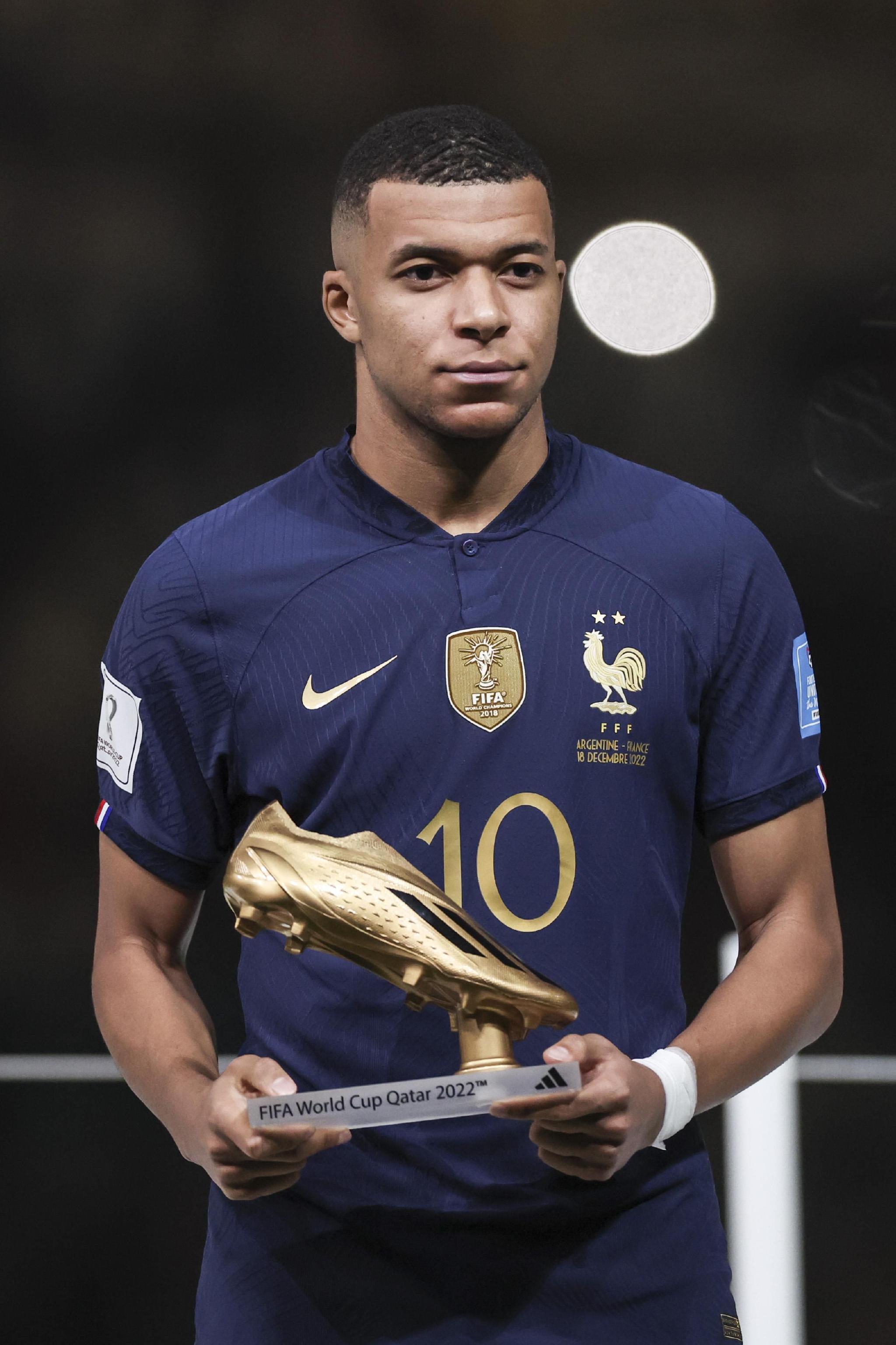 CBA：浙江男篮险胜青岛