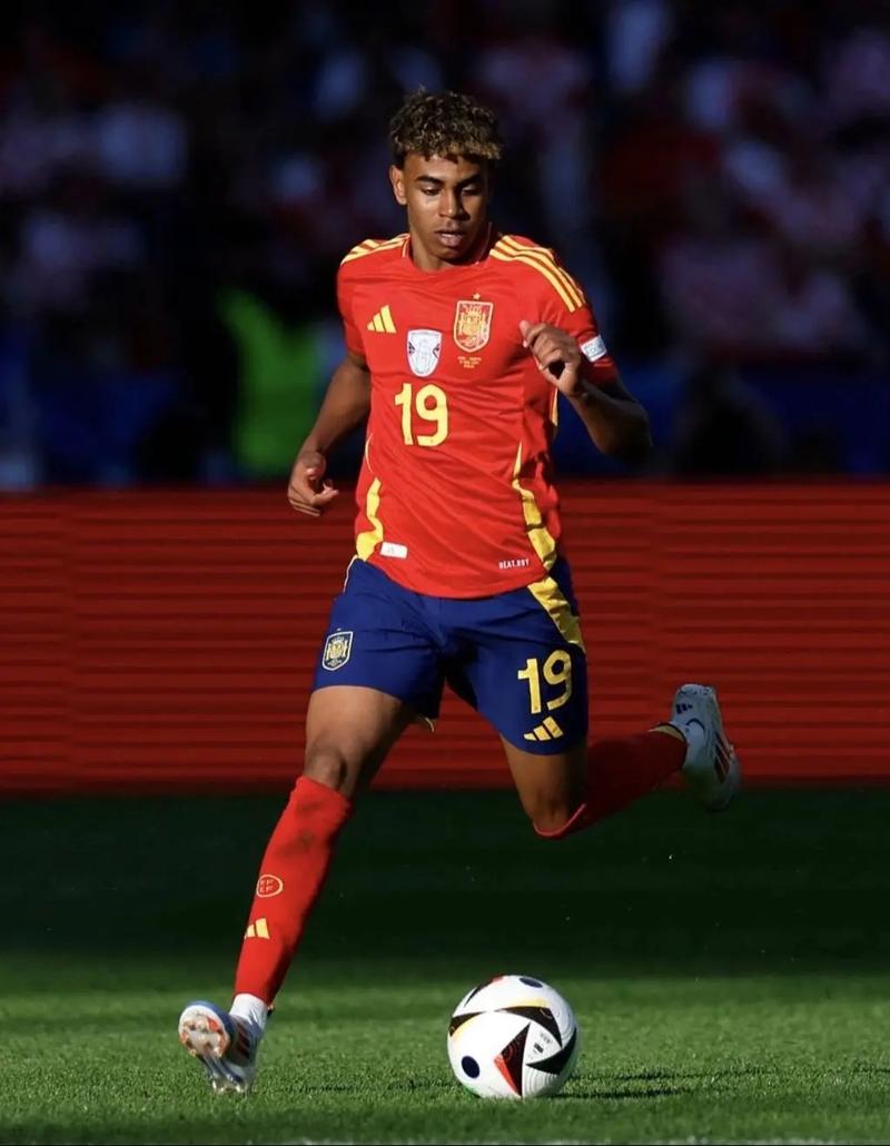 湖人112-124不敌国王 球员评价：东契奇满分，2人及格，6人低迷