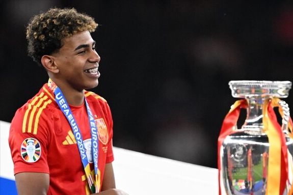 帕尔马vs国际米兰：马特奥-佩莱格里诺、阿德里安-贝尔纳韦首发，劳塔罗-马